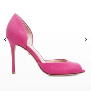 Veronica gadot suede hot pink pumps